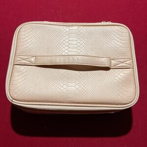 Marcy mckenna cream and white